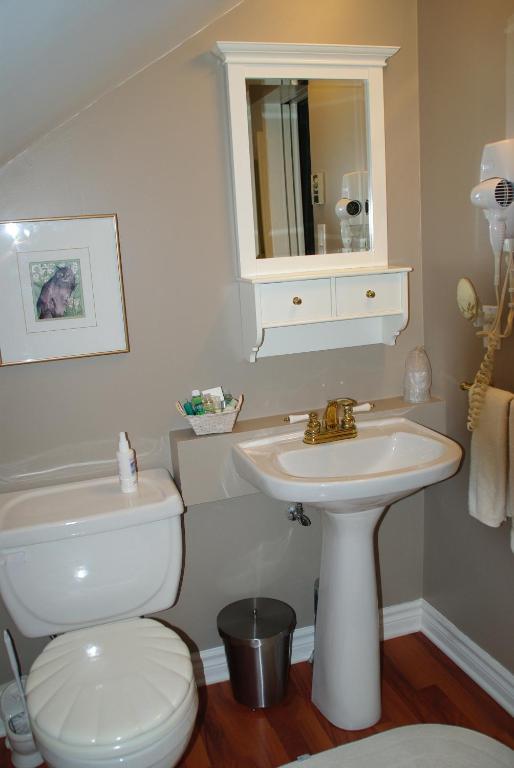 Creemore Angel House Bed And Breakfast الغرفة الصورة